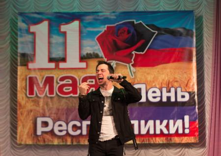 Долина, Лепс, Газманов: кадры поездки российских звёзд в ДНР и ЛНР