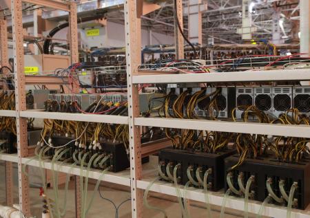 Минпромторг предложил использовать российскую технику при майнинге 