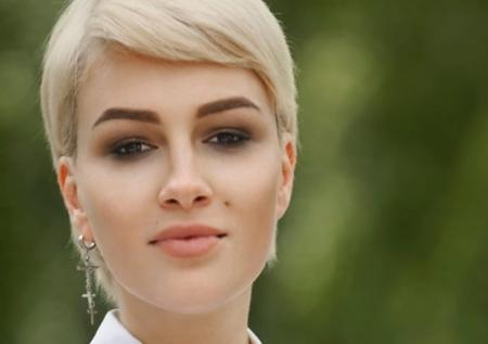 Полуголый мужчина напал на украинскую певицу Анастасию Приходько