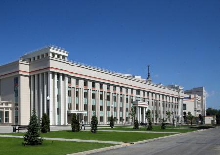 Учителя элитной школы при МГУ обвинили в домогательствах к детям