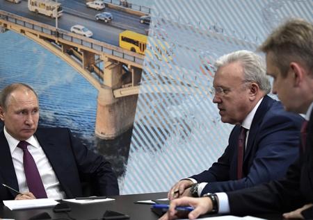 Губернатор обещал президенту решить проблему транспорта