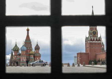 «Свободу политзаключённым»: на Красной площади задержали участника пикета