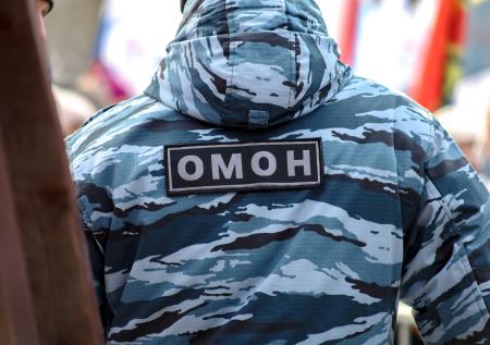 ОМОН «разминировал» чемодан с винилом в Ленобласти