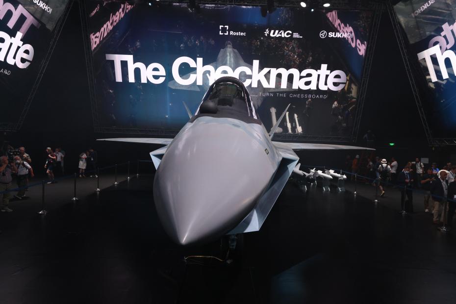 Су-75 — российский многофункциональный истребитель пятого поколения