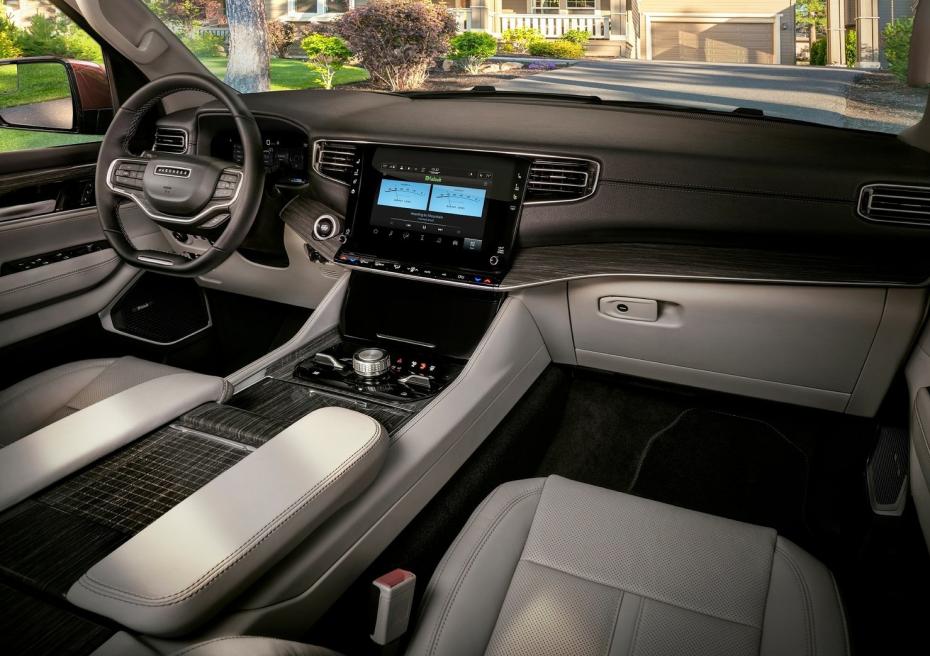 Jeep Wagoneer L 2023 года