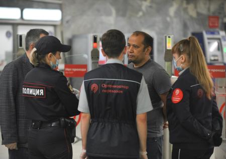 Власти Москвы назвали число нарушений масочного режима в транспорте