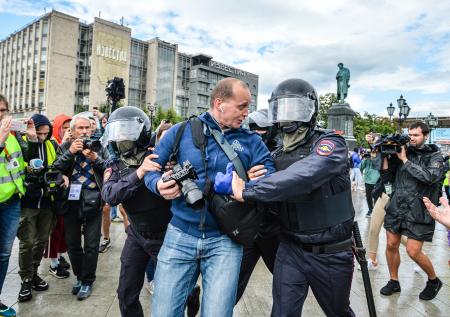Общество предупредили о злоупотреблениях полиции после новых поправок