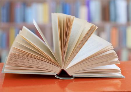 Россияне начали чаще читать книги о праве