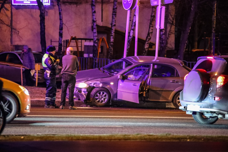 Подросток в Первоуральске бросился под машину - NEWS.ru — 12.12.23