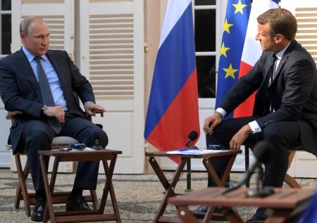 Макрон призвал Путина не признавать независимость ЛНР и ДНР