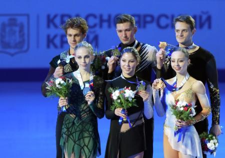 Фигурист опоздал на церемонию награждения и отшутился