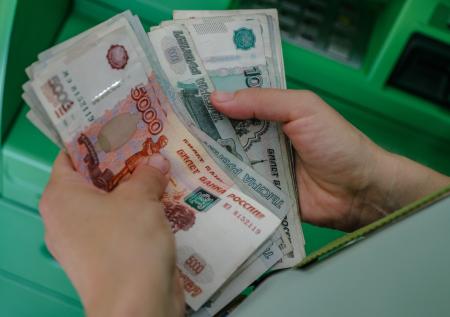 Преподаватель ВШЭ обманом выпросил у экс-студентки 130 тысяч рублей