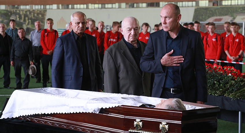 Генеральный директор «Спартака» Сергей Родионов (справа), первый вице-президент РФС Никита Симонян (по центру) 