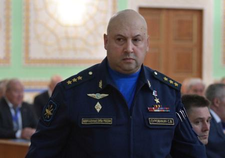 Генерал Сергей Суровикин: грудь в крестах или голова в кустах