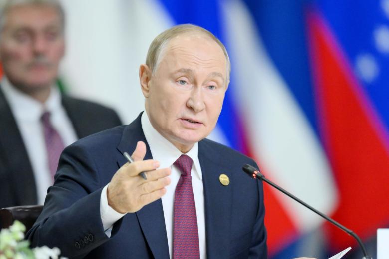  Владимир Путин на заседании глав делегаций стран БРИКС в расширенном составе в рамках XVI саммита БРИКС в Казани.