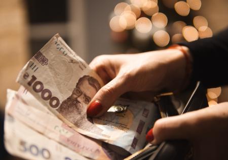 Стало известно, будут ли принимать гривны в новых субъектах России