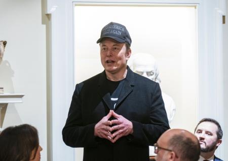 Маск пообещал создать легион из роботов в 2025 году