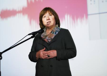 Алексиевич рассказала, когда вернётся в Белоруссию