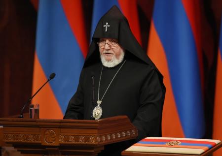 Путин наградил орденом Почета католикоса всех армян Гарегина II