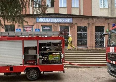 Полиция возложила на пациента вину за пожар в больнице в Черновцах