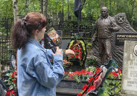Стала известна обстановка на могиле Пригожина в годовщину его смерти