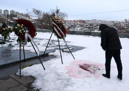 Вандалы осквернили мемориал погибшим в ВОВ в Ереване