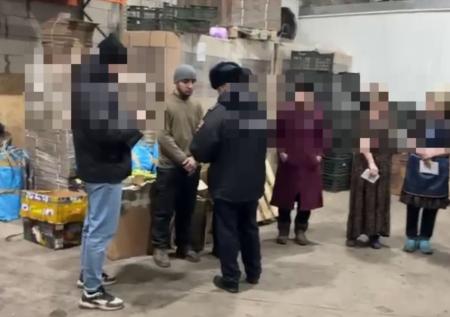 Сотрудники МВД и ФСБ нагрянули в хостелы Челябинска, где проживают мигранты