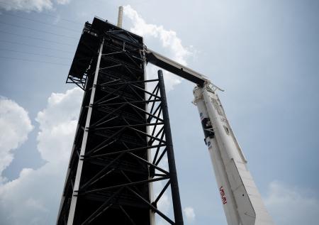 На мысе Канаверал началась заправка топливом ракеты Falcon 9