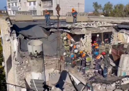 Из-под завалов дома в Черкесске вытащили еще одного человека