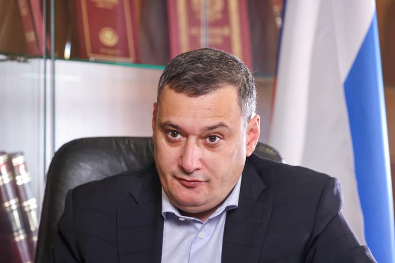 Александр Хинштейн