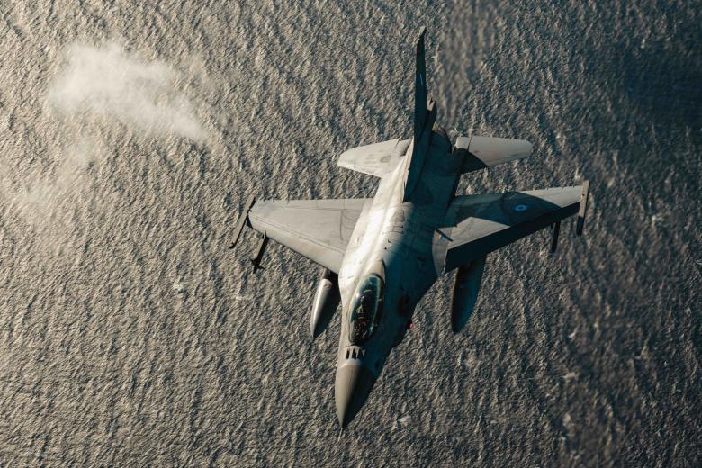 Истребитель F-16