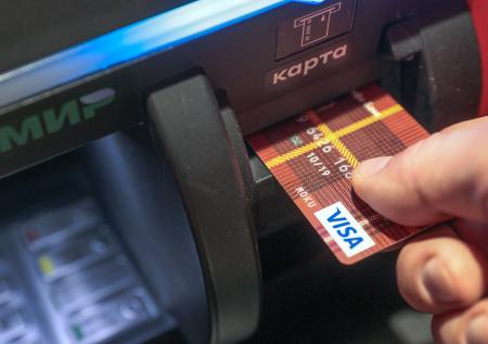Владельцам кредиток рассказали о «сюрпризах» от банков