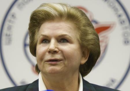 Путин наградил Терешкову орденом Гагарина