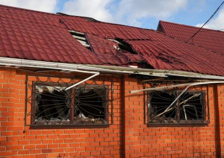 Дрон ВСУ сбросил взрывное устройство на дом в российском регионе