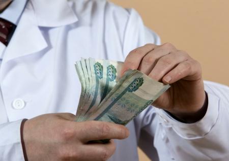 Россияне потеряли в пандемию 1,3 трлн рублей зарплаты