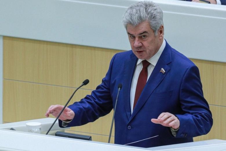 Первый заместитель председателя комитета Совета Федерации по обороне и безопасности Виктор Бондарев