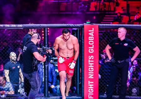 Ветеран UFC Смоляков хочет провести бой с хоккеистом «Ак Барса» летом