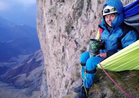 Покорительница гор Оленева погибла в Непале: фото альпинистки 