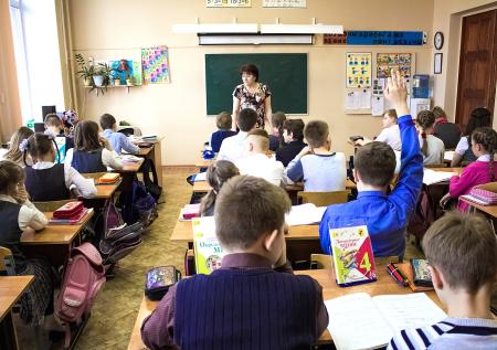 Мединский призвал не воспитывать в школах России «деревянных солдат»