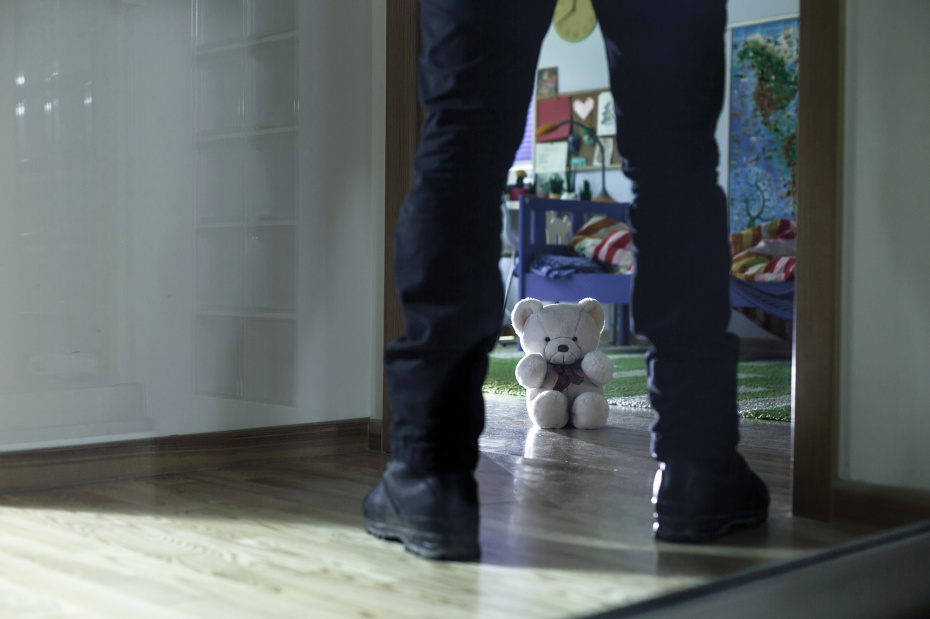 «Должен сдохнуть»: россиянка тоскует и ищет деньги для педофила-садиста