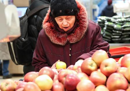 Крупная партия яблок уничтожена на границе с Белоруссией