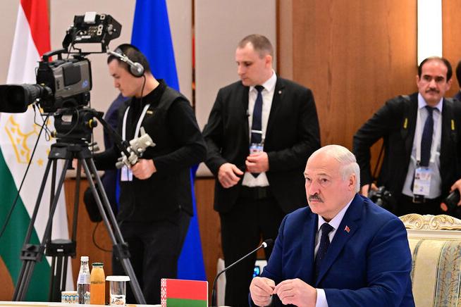 Александр Лукашенко во время проведения саммита Организации Договора о коллективной безопасности