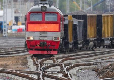 Россиянин попал под поезд в Приморье, отряхнулся и пошел дальше