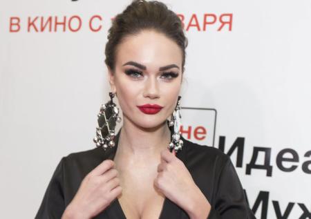Яна Кошкина подразнила пользователей намёками на отношения с Харламовым