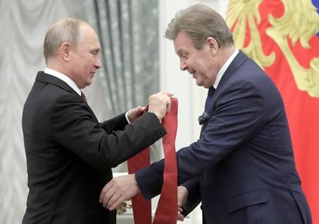 Путин вручил госнаграды Лещенко и Знарку
