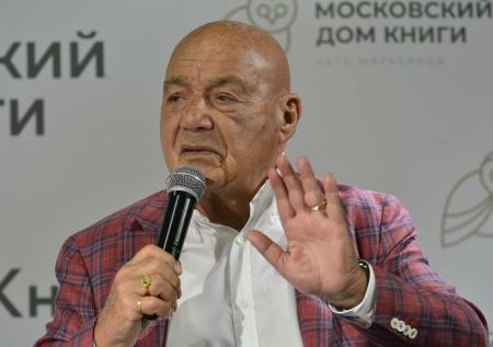 «Опасаюсь провокаций»: Познер оценил вероятность войны между РФ и Украиной