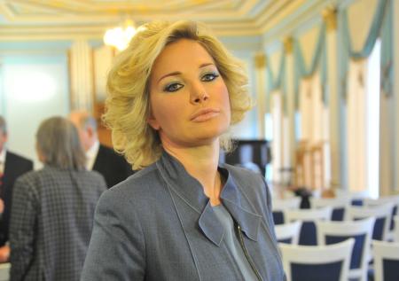 «Нелюдь и мерзавка»: Назаров предложил «плюнуть в лицо» Максаковой