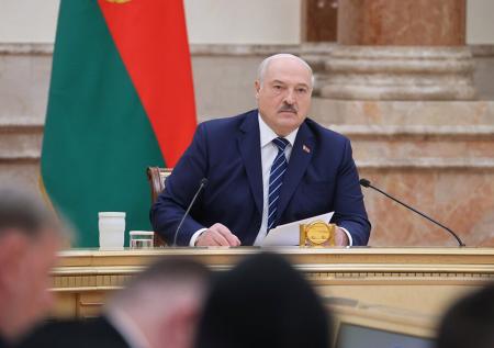 Лукашенко рассказал о ходе сбора подписей к президентским выборам