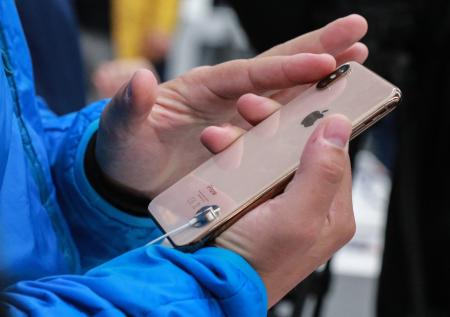 Apple может представить обновлённый iPhone 8 с поддержкой Face ID