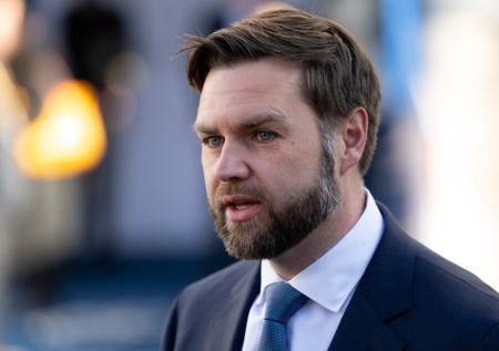 Вице-президент США разозлил демократов расистским выпадом